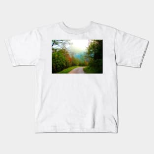 Scenery from Eremo di Soffiano near Sarnano in the Sibillini Mountains with sun and path Kids T-Shirt